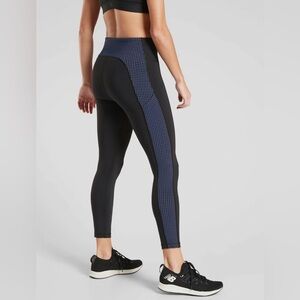 Athleta $89 Ultimate Stash Pocket Laser Cut 7/8 Tights Black/Navy M Like New